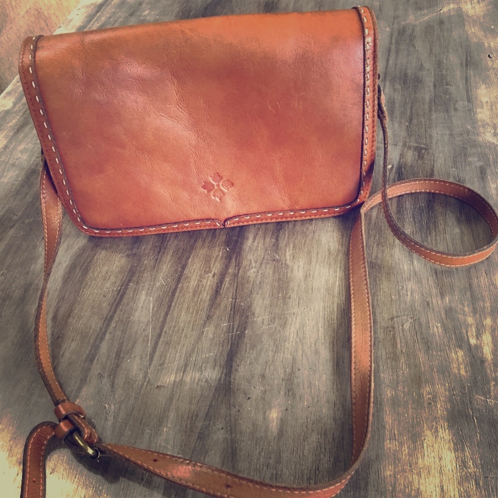Well LOVED Patricia Nash purse